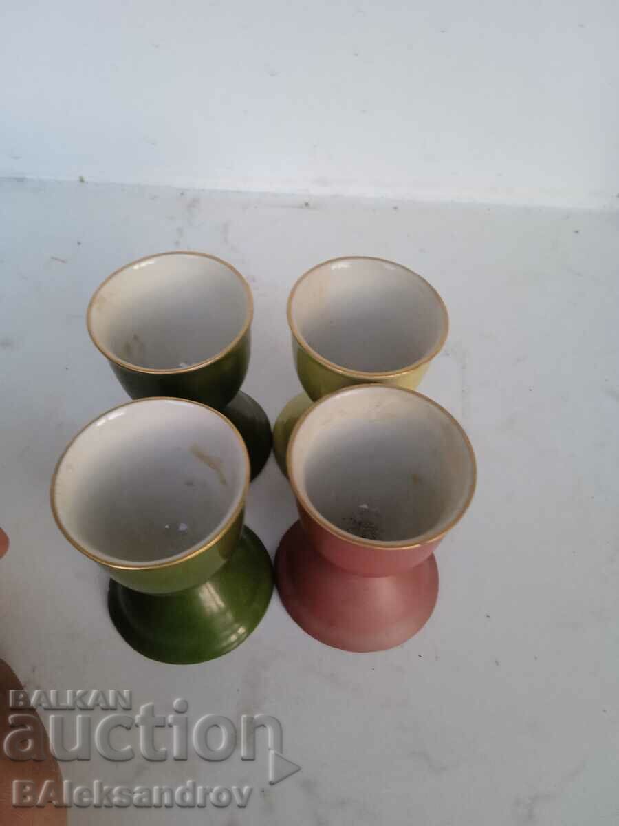 Πολλά παλιά πορσελάνινα κύπελλα αυγών - 5 Πολλά παλιά πορσελάνινα κύπελλα αυγών - 5