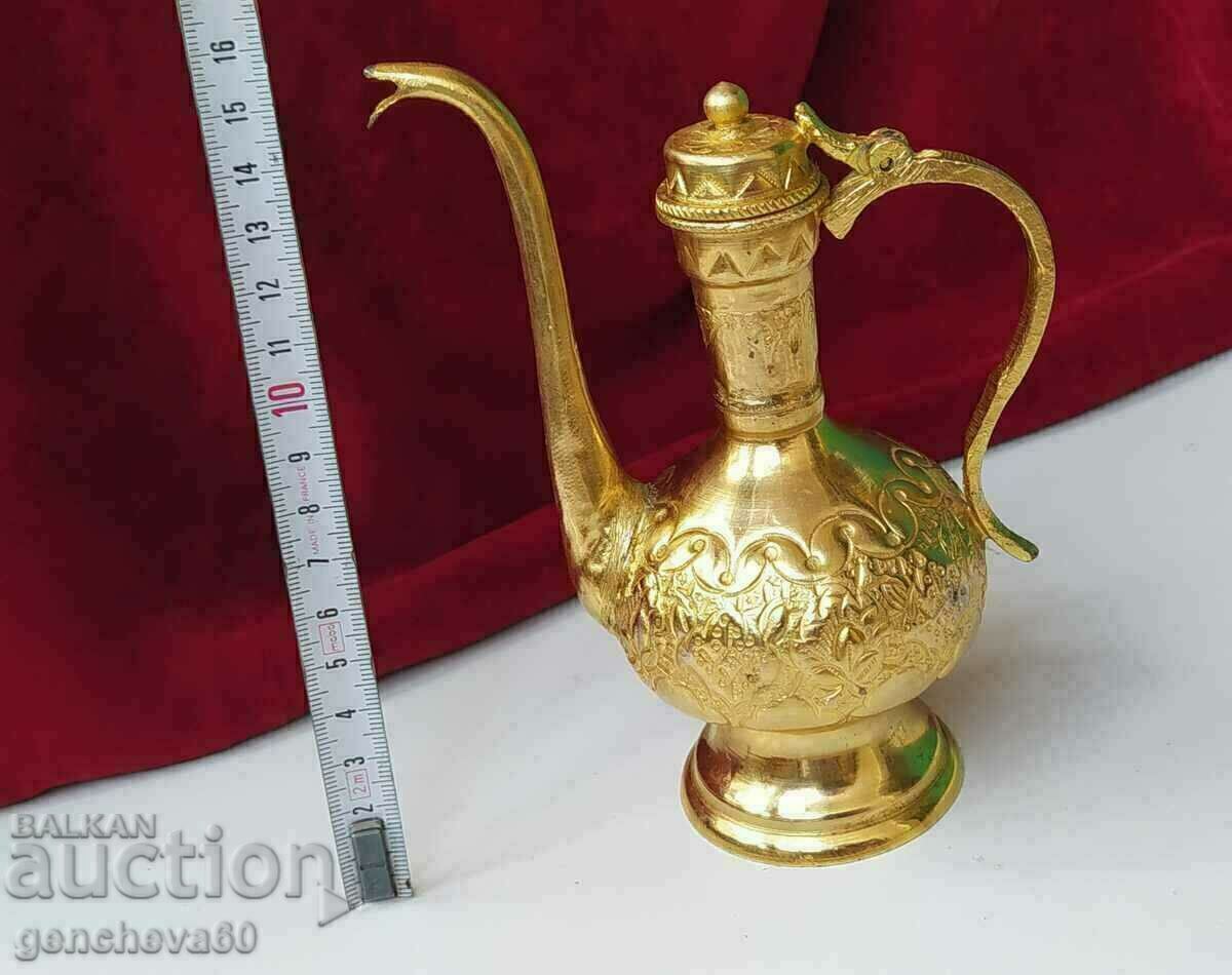 Auction  Engraved bronze kettle, jug - 180g