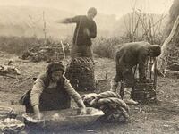 Пране в дървено корито плетене на кошове стара снимка