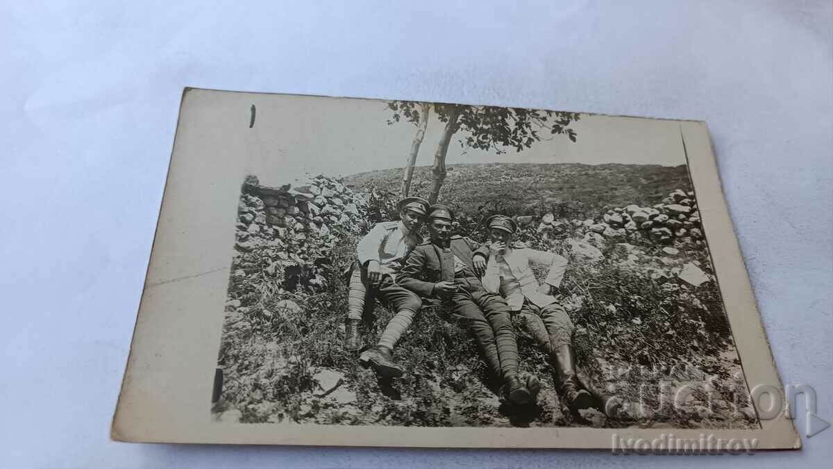 Снимка Трима офицери на фронта 1918