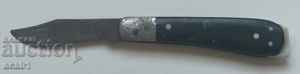 Auction An old folding knife Auction An old folding knife