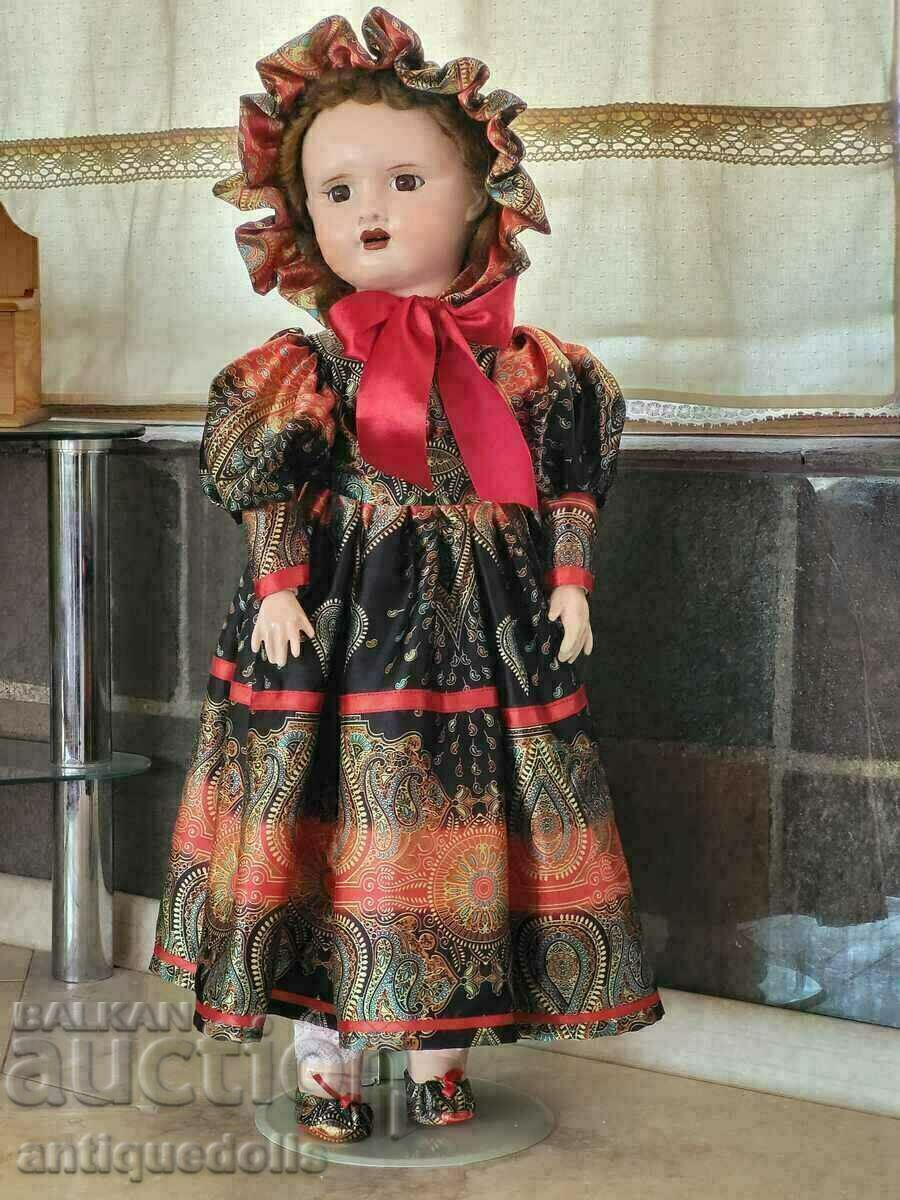 Антична кукла 70 см. Произведена във Франция.