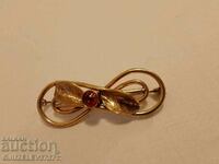 women's brooch with zircon and gold plating