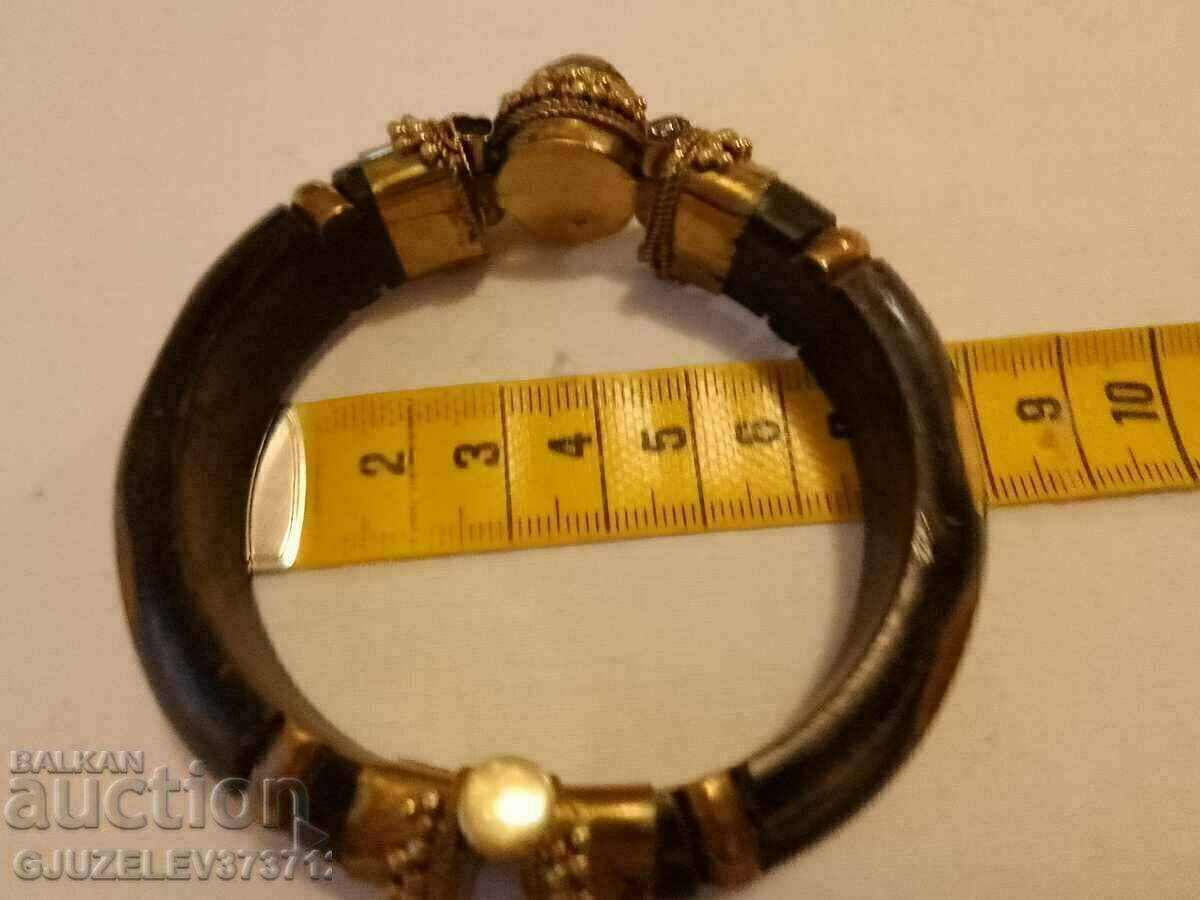 Delivery of Vintage bracelet wood brass agate and mother of pearl Delivery of Vintage bracelet wood brass agate and mother of pearl