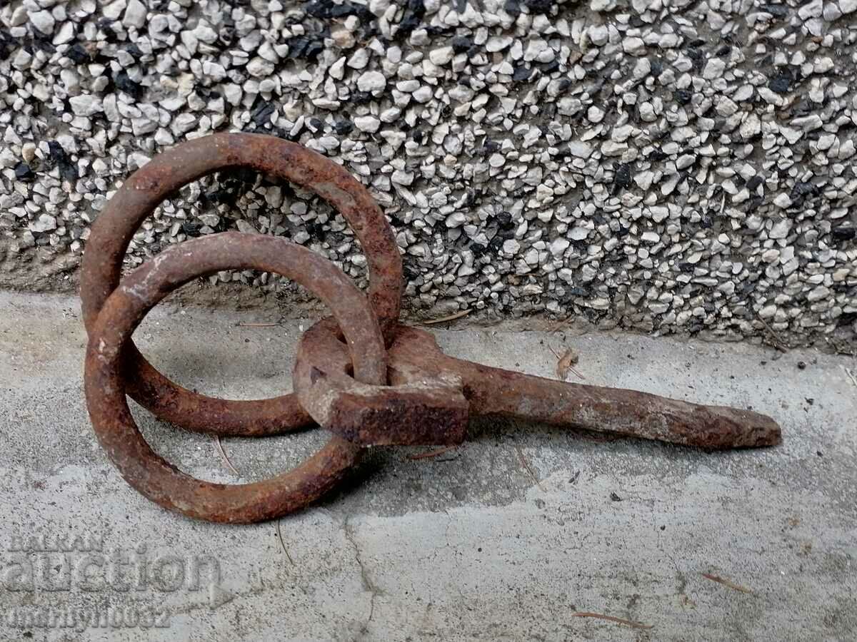 Auction Metal rings, wrought iron for a wagon Auction Metal rings, wrought iron for a wagon
