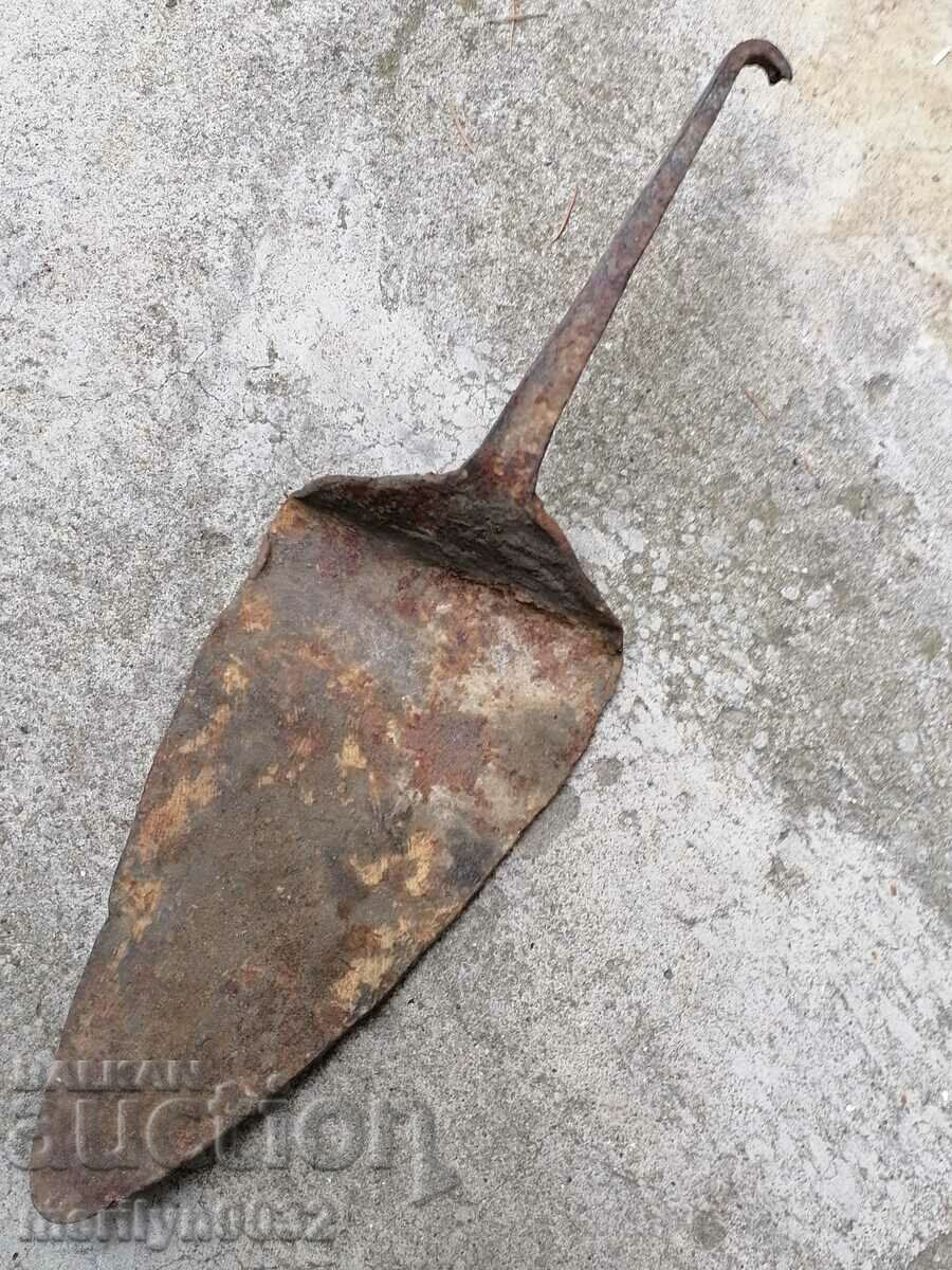 Auction Device, tool, wrought iron trowel Auction Device, tool, wrought iron trowel