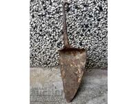 Device, tool, wrought iron trowel