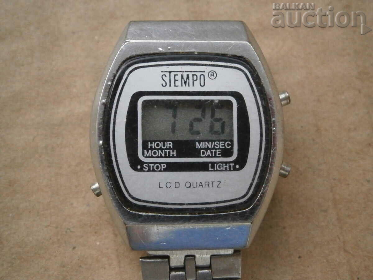 Ρετρό vintage ηλεκτρονικό ρολόι STEMPO με τιμή 31.00 BGN | € 15.85