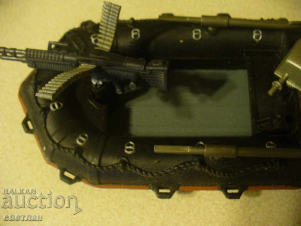 Auction TOY BOAT Auction TOY BOAT