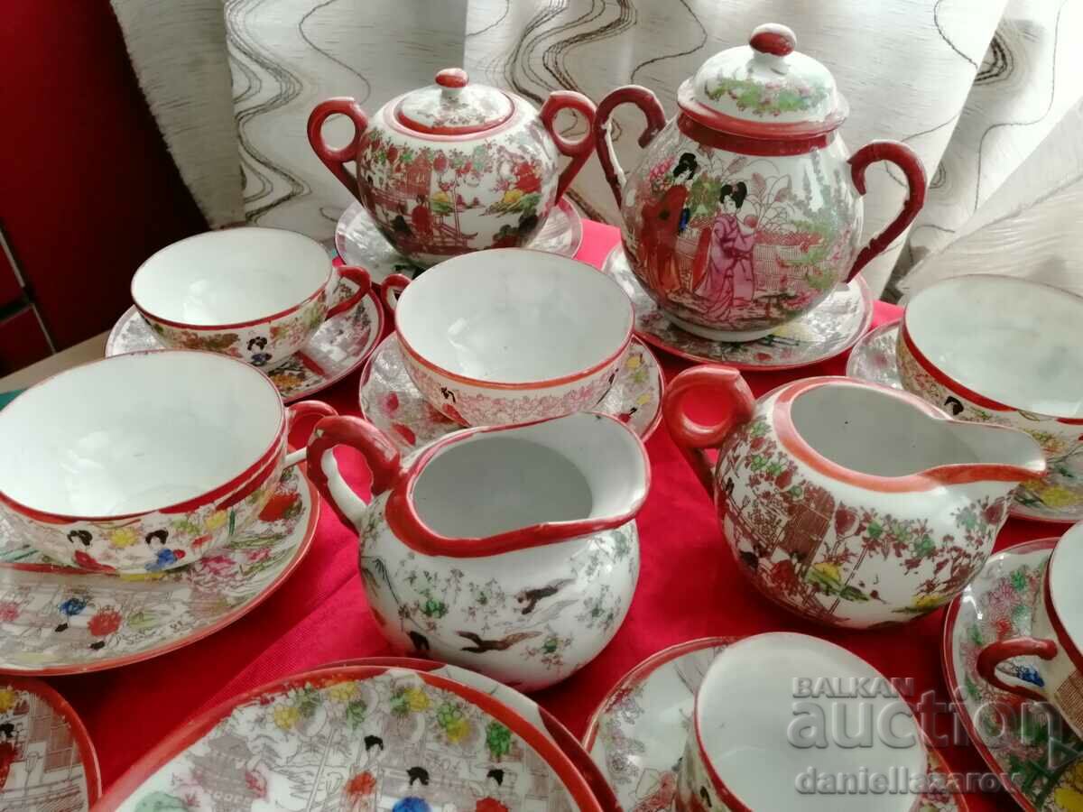 Аукцион Уникален Огромен Сервиз Фин Китайски Порцелан Аукцион Уникален Огромен Сервиз Фин Китайски Порцелан