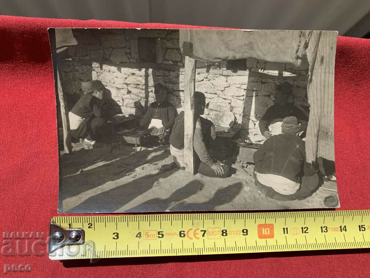 He groped for an old photo - 5