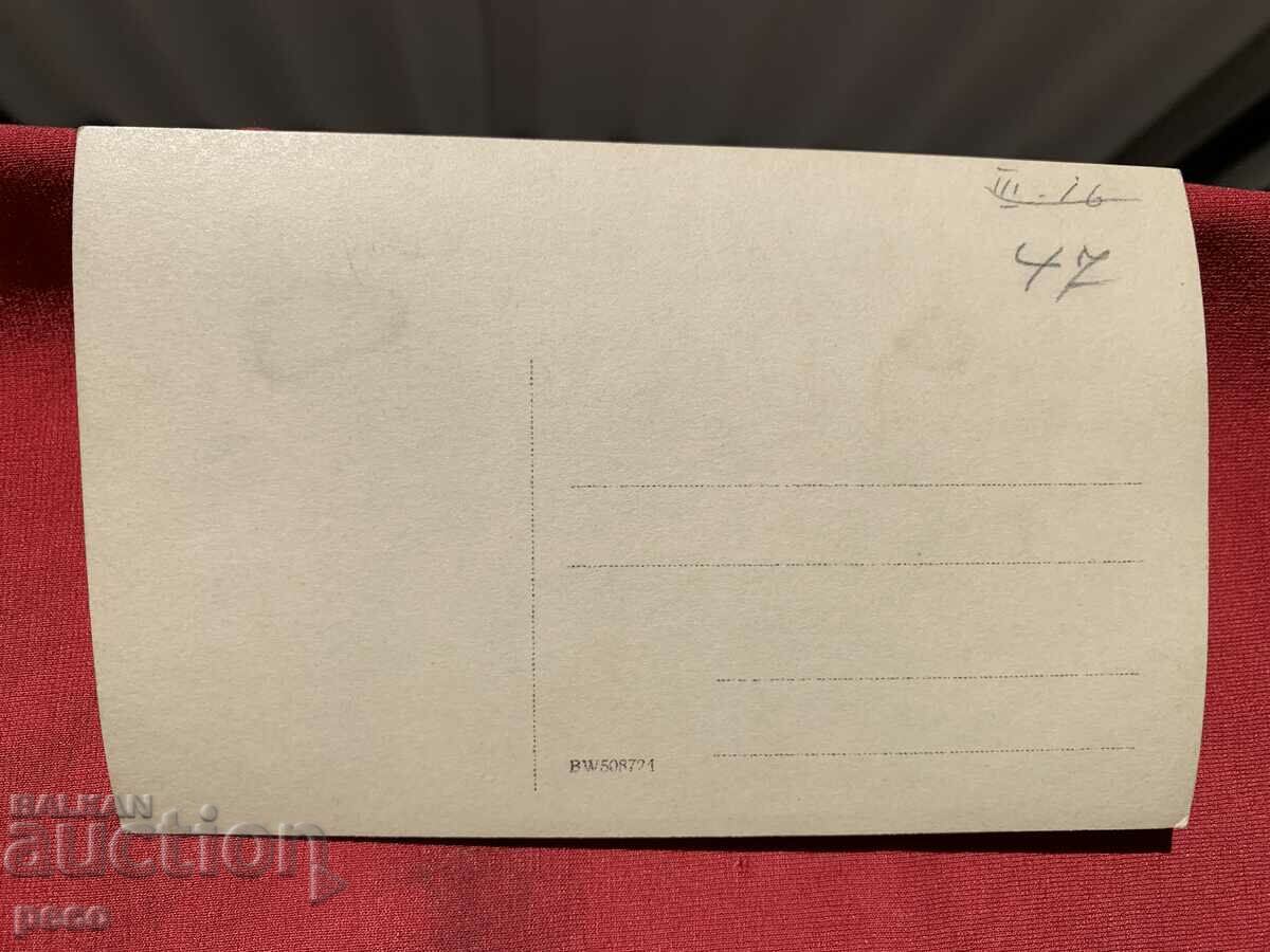 He groped for an old photo - 6