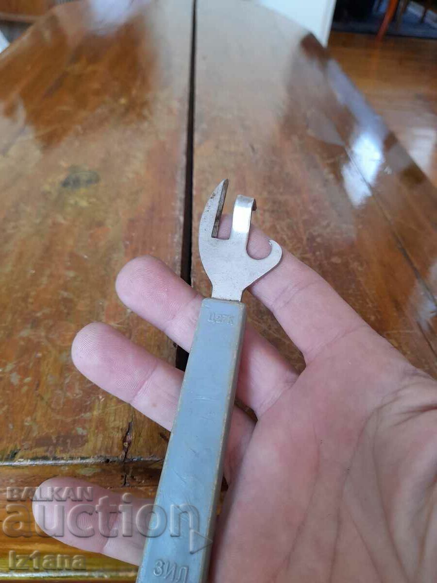An old can opener with price 15.00 BGN | € 7.67
