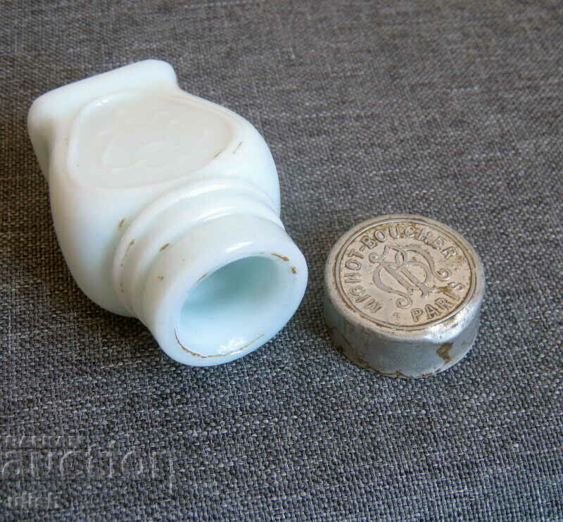 Delivery of Paris Mignot-Boucher old opal opal cosmetic bottle Delivery of Paris Mignot-Boucher old opal opal cosmetic bottle