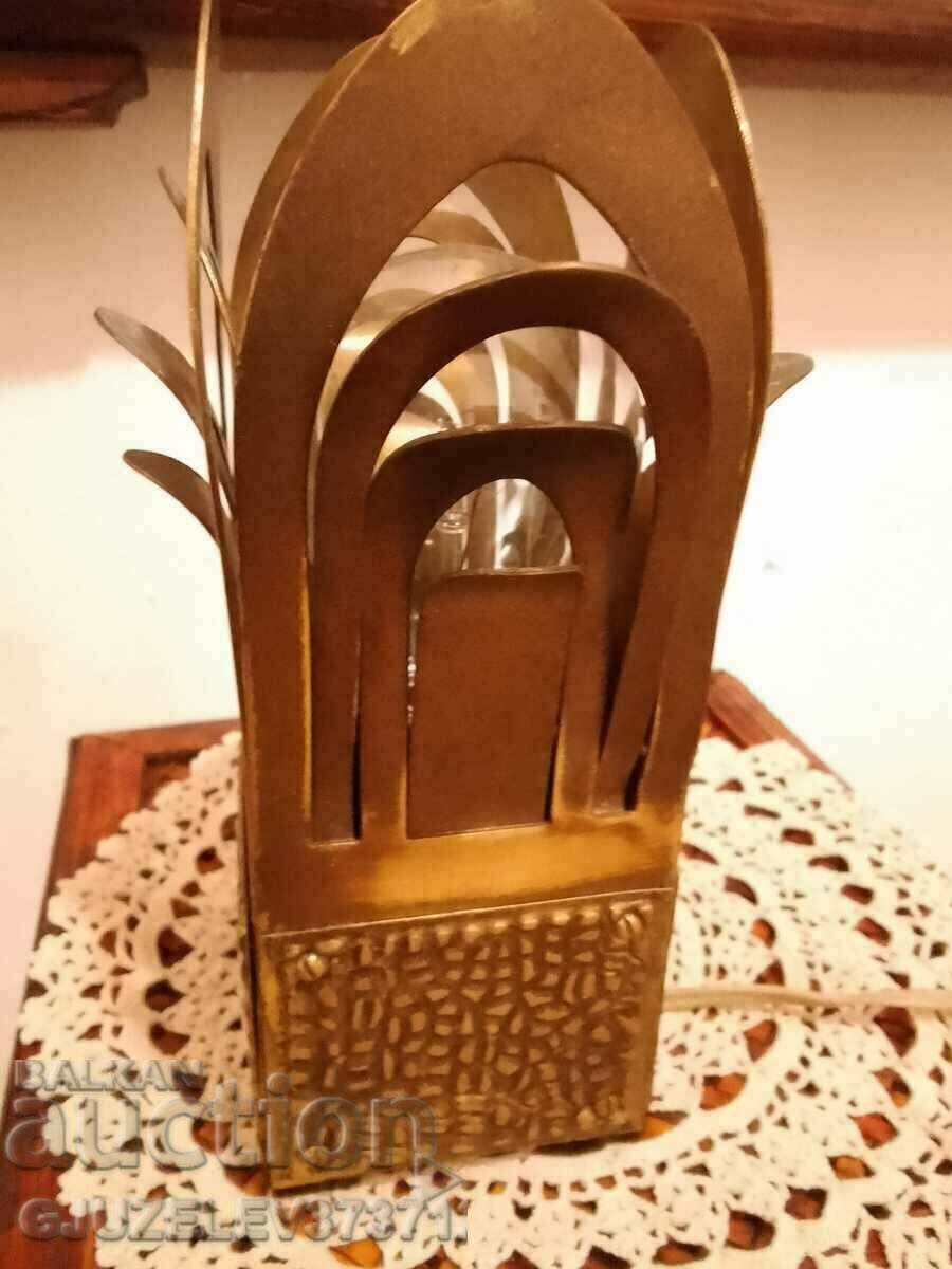 Δημοπρασία Αναμνηστικό νυχτερινό φωτιστικό "Kamelyok" από την εποχή των μακρινών σεντ Δημοπρασία Αναμνηστικό νυχτερινό φωτιστικό "Kamelyok" από την εποχή των μακρινών σεντ