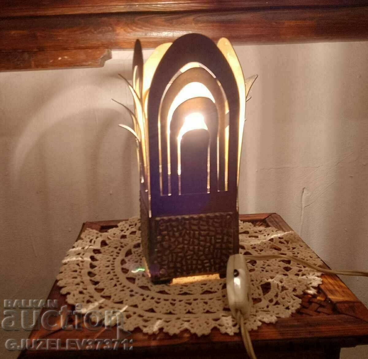 Сувенирна нощна лампа "Kamelyok" от епохата на далечните сед