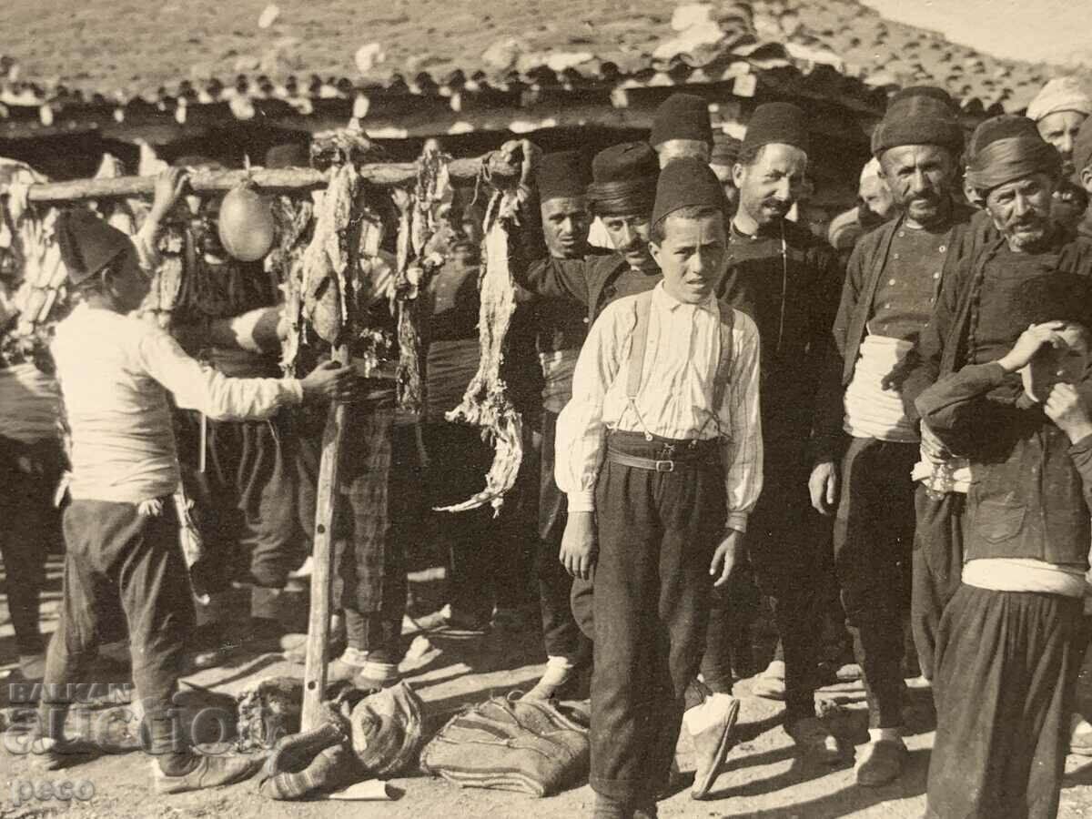 Δημοπρασία Ψαχούλεψε για μια παλιά φωτογραφία Δημοπρασία Ψαχούλεψε για μια παλιά φωτογραφία