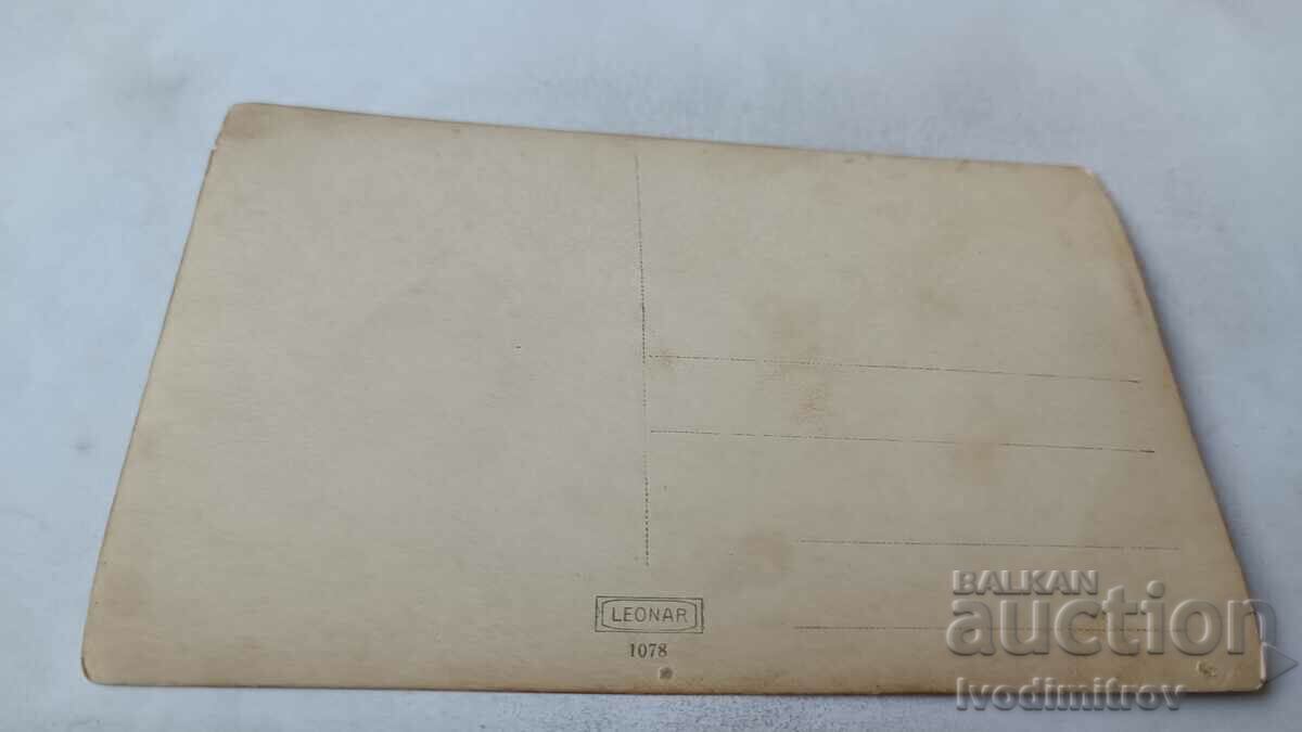 Φωτογραφία Στρατιώτες που γλείφουν μια κουτάλα με τιμή 2.45 BGN | € 1.25 Φωτογραφία Στρατιώτες που γλείφουν μια κουτάλα με τιμή 2.45 BGN | € 1.25