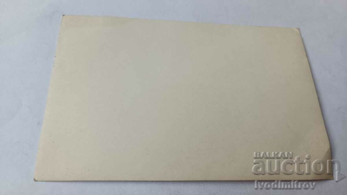 Φωτογραφία Νεαρή γυναίκα στην παραλία με τιμή 1.85 BGN | € 0.95 Φωτογραφία Νεαρή γυναίκα στην παραλία με τιμή 1.85 BGN | € 0.95