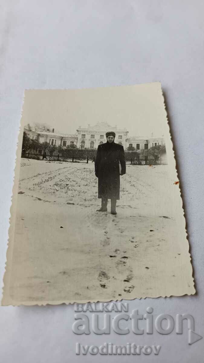 Снимка Мъж в зимно палто