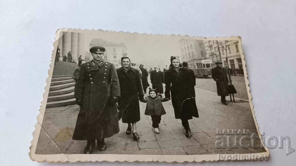 Photo Sofia Officer two women and a girl in front of the Court. palace