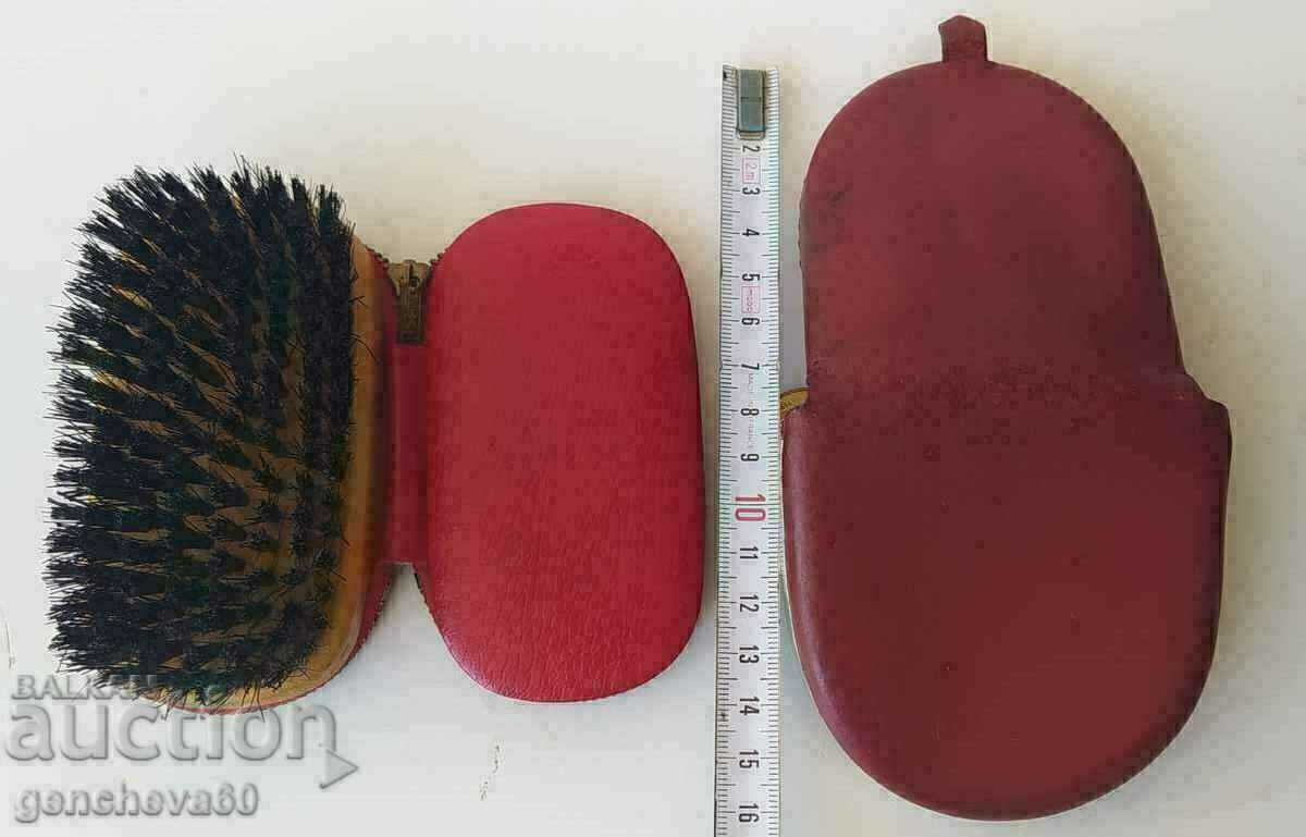 70s. Set of travel accessories and a leather coin purse - 5 70s. Set of travel accessories and a leather coin purse - 5