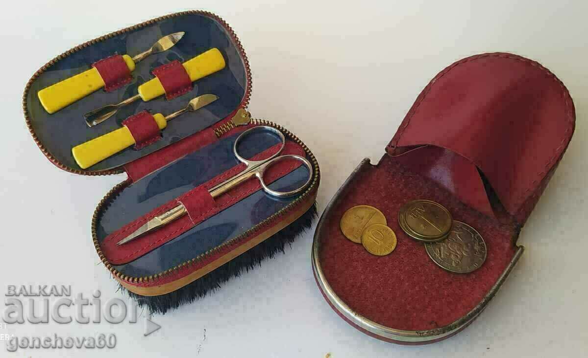 70s. Set of travel accessories and a leather coin purse 70s. Set of travel accessories and a leather coin purse