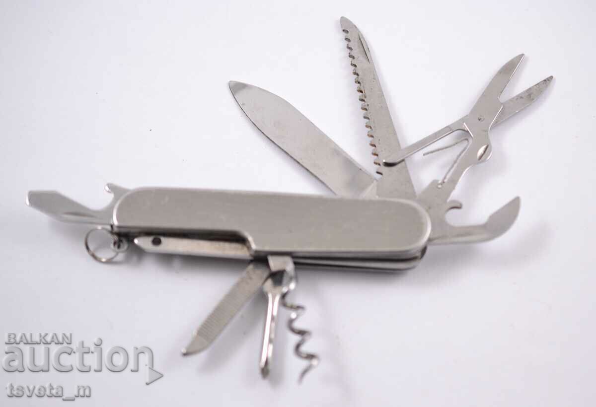 Delivery of Pocket knife with 9 tools - for repair or parts Delivery of Pocket knife with 9 tools - for repair or parts