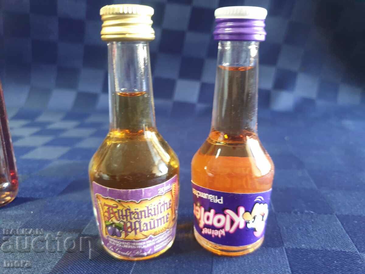 Auction Lot of collectible mini bottles - unprinted Auction Lot of collectible mini bottles - unprinted