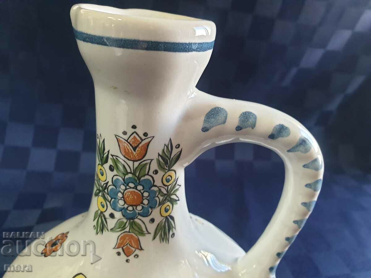 Auction  Porcelain pitcher, vase