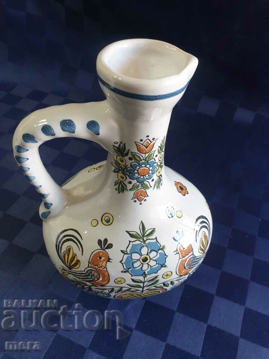 Delivery of Porcelain pitcher, vase