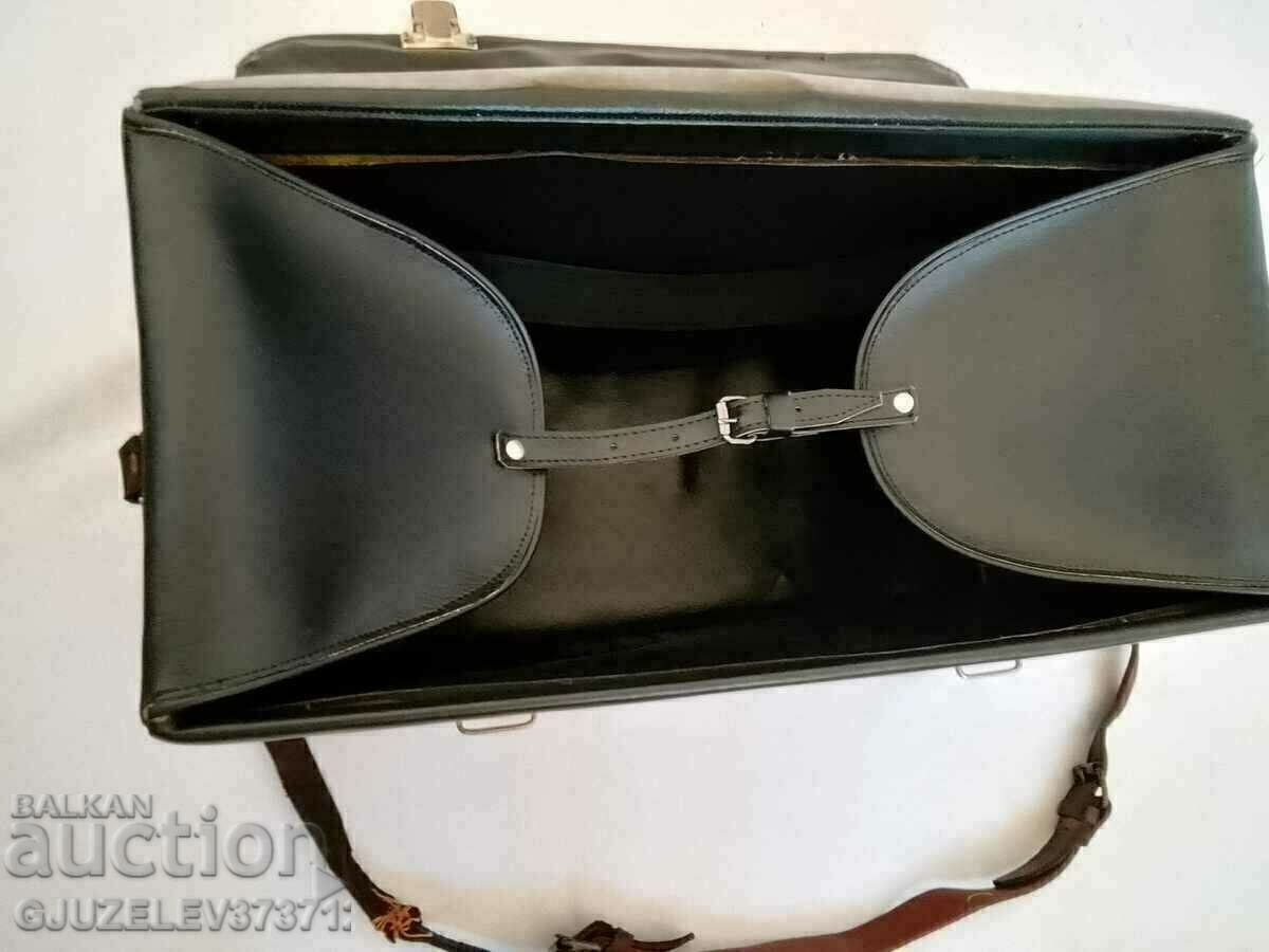 Licitație Geantă medicală retro Doctor aspect autentic