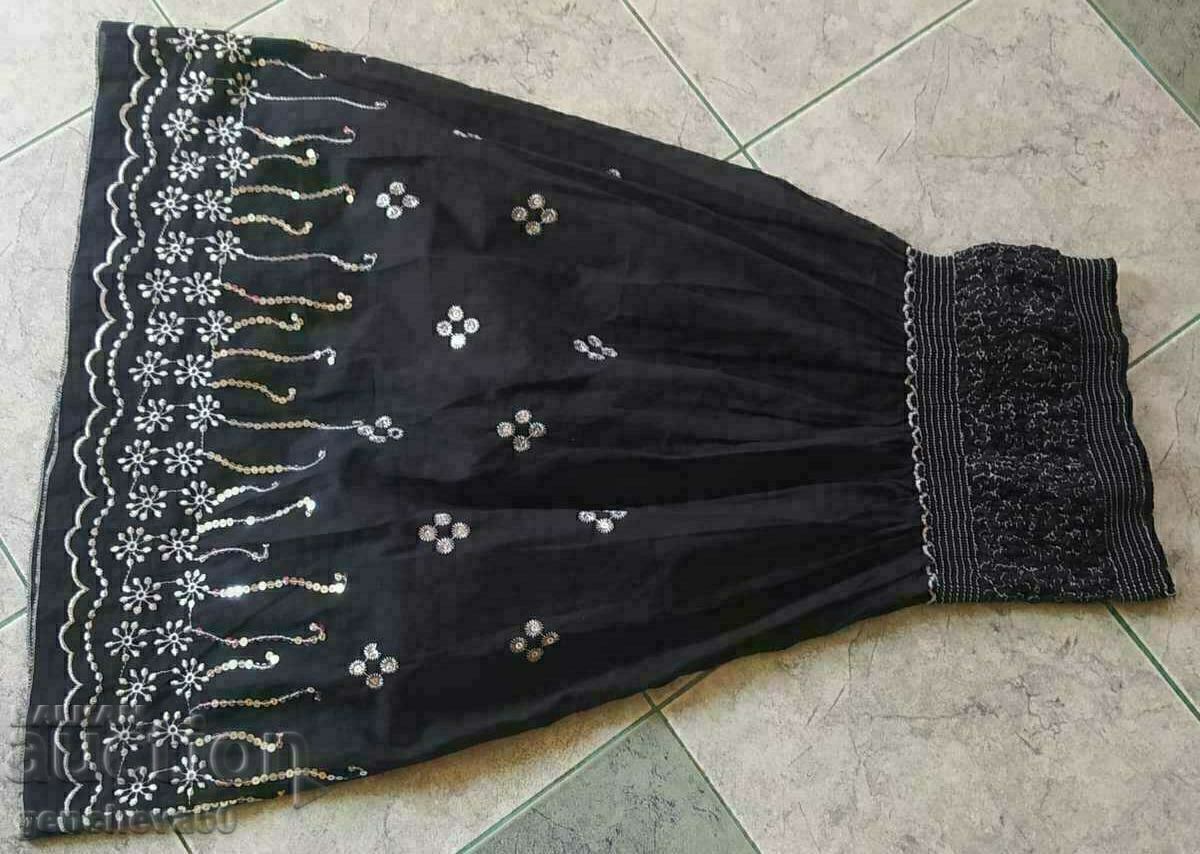 Delivery of Beautiful skirt with embroidered sequins and silk embroidery
