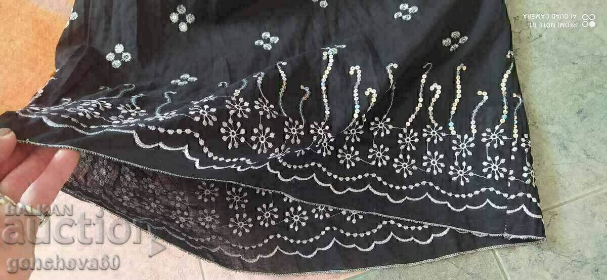 Fusta frumoasa cu paiete brodate si broderie din matase - 6