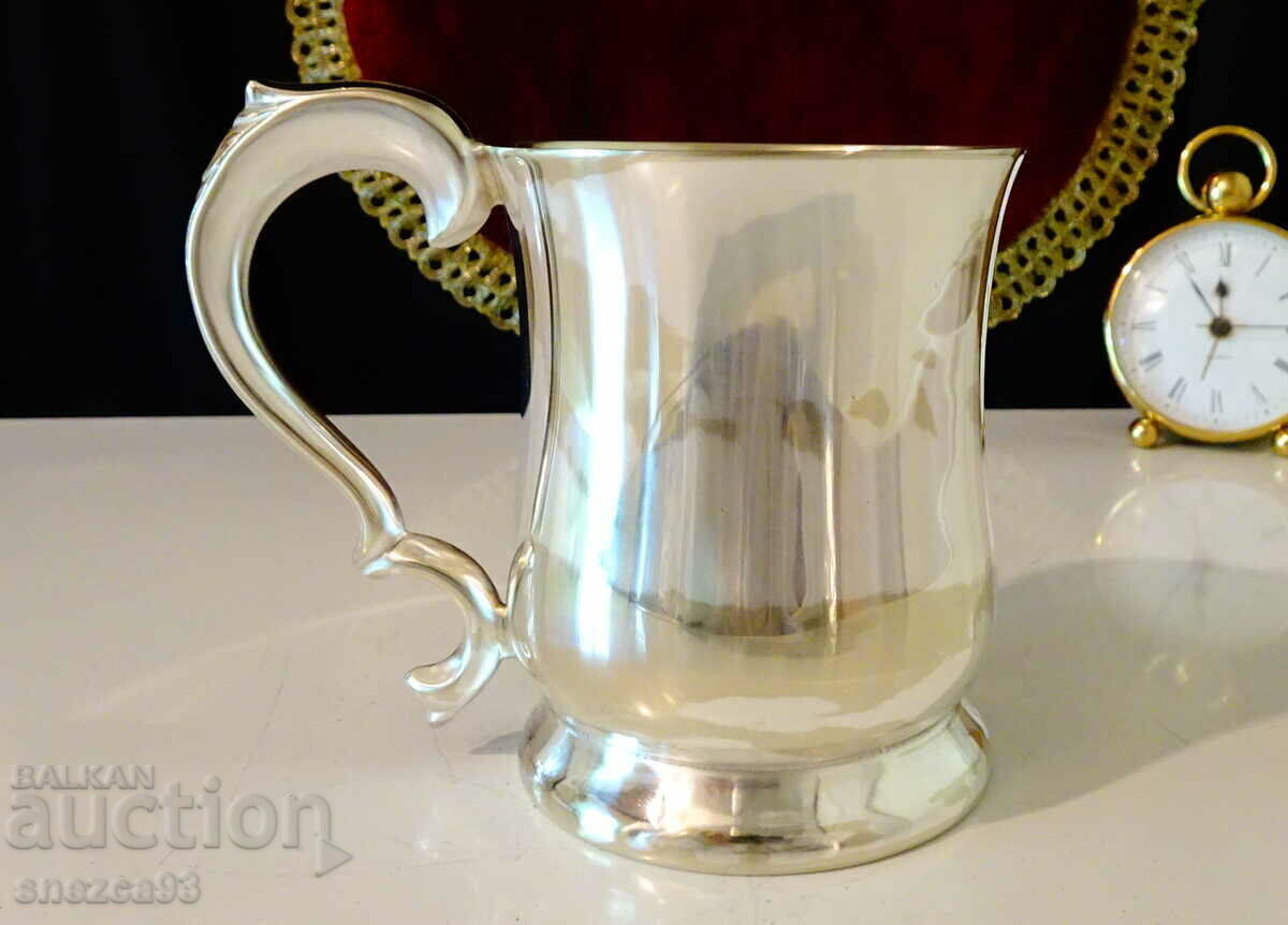 Silver-plated mug, Sheffield England Silver-plated mug, Sheffield England