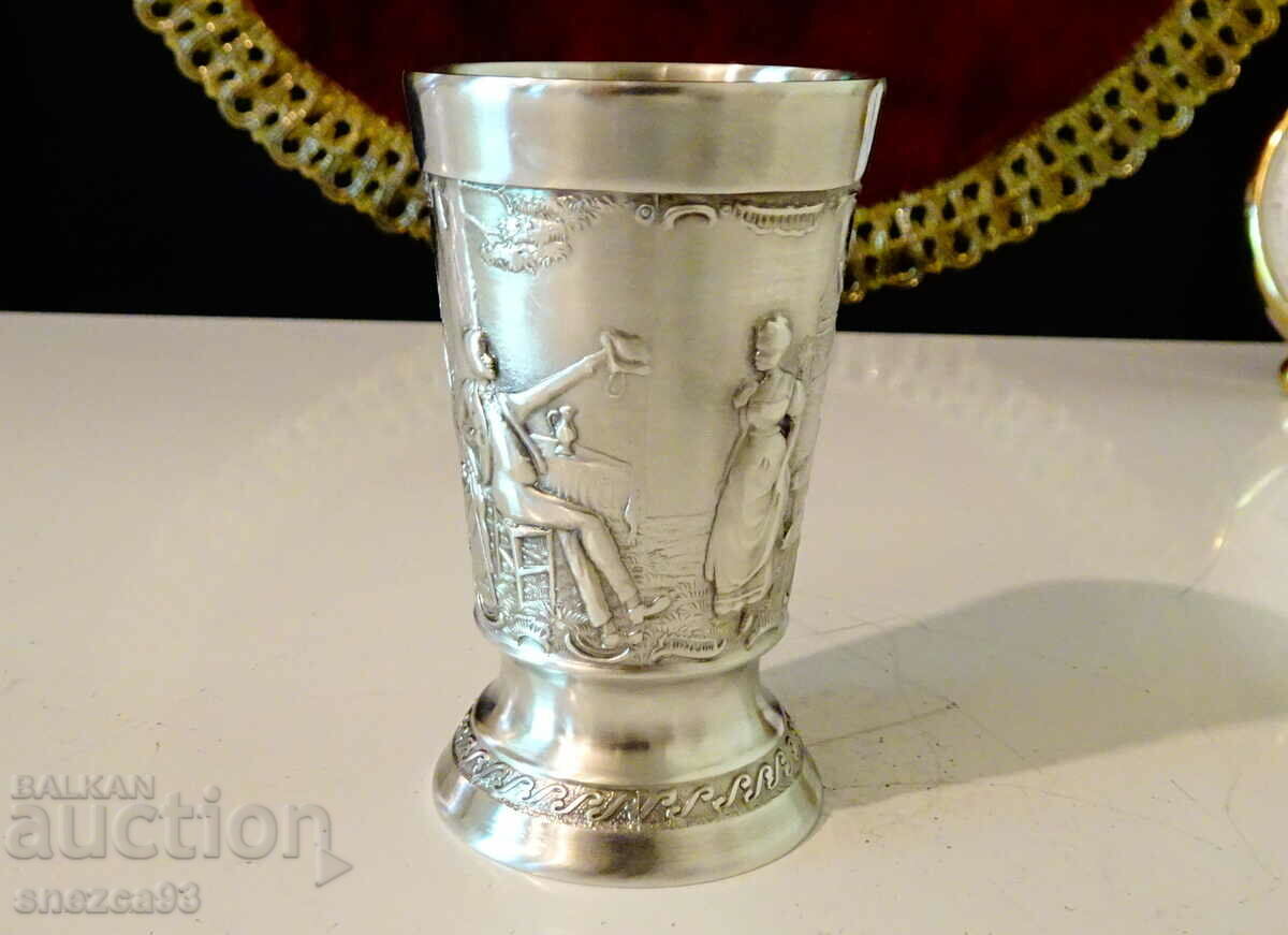 Tin cup "Die Lindenwirtin" with price 33.00 BGN | € 16.87 Tin cup "Die Lindenwirtin" with price 33.00 BGN | € 16.87