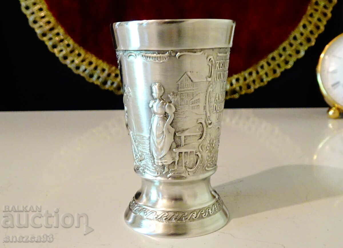 Auction Tin cup "Die Lindenwirtin" Auction Tin cup "Die Lindenwirtin"