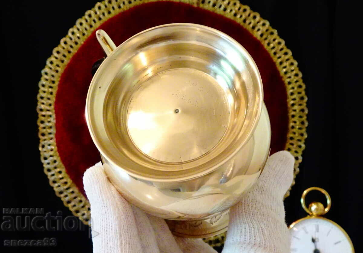 Bronze mug, British India mug, marked. - 6 Bronze mug, British India mug, marked. - 6