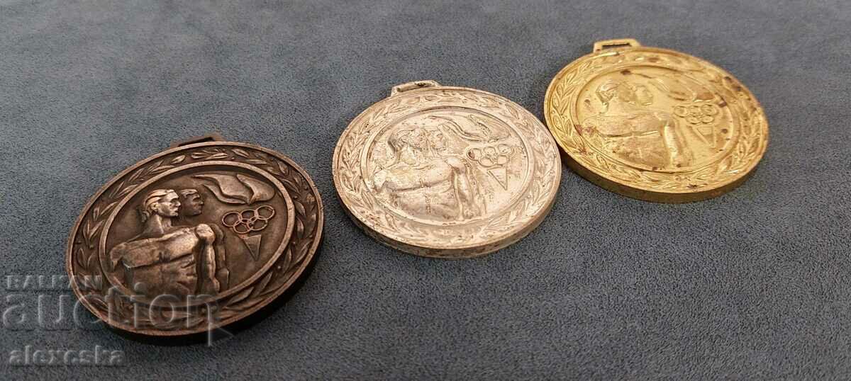 Set of social medals