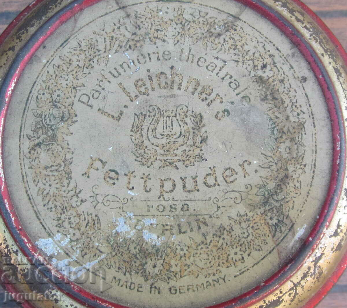 Vintage γυναικείο μεταλλικό κουτί σε σκόνη με τιμή 10.00 BGN | € 5.11 Vintage γυναικείο μεταλλικό κουτί σε σκόνη με τιμή 10.00 BGN | € 5.11