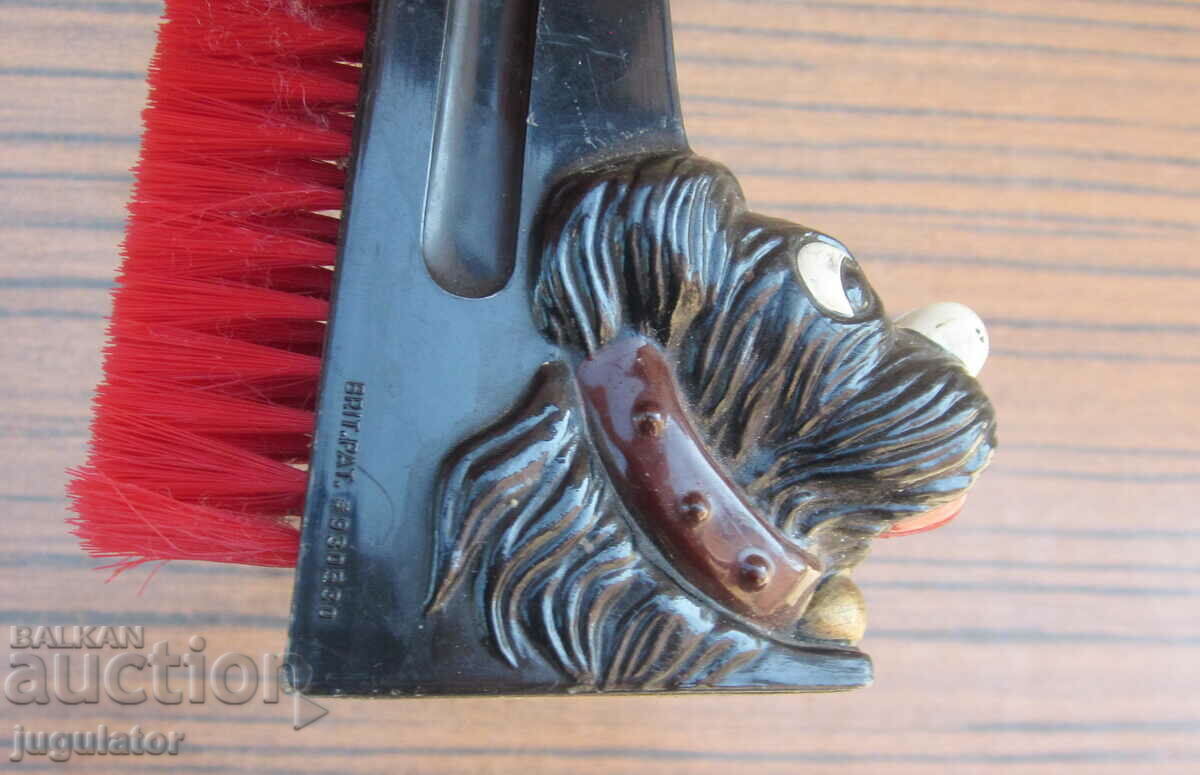 Delivery of old collectible dog shaped clothes brush Delivery of old collectible dog shaped clothes brush