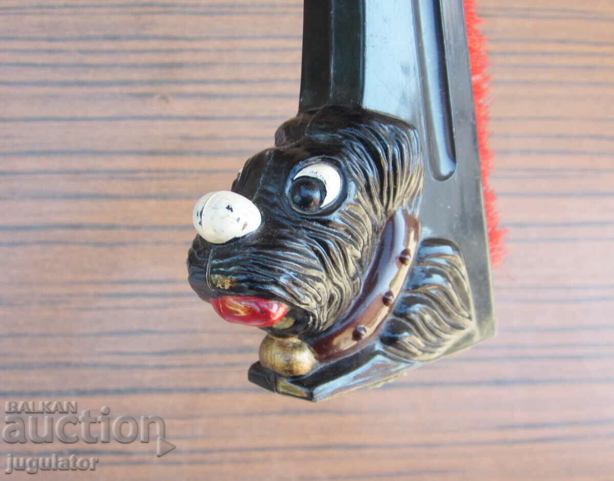 old collectible dog shaped clothes brush - 5 old collectible dog shaped clothes brush - 5