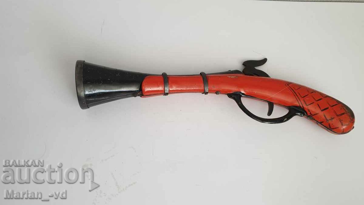 Стара ламаринена играчка пистолет с цена 60.00 лв. | € 30.68 Стара ламаринена играчка пистолет с цена 60.00 лв. | € 30.68