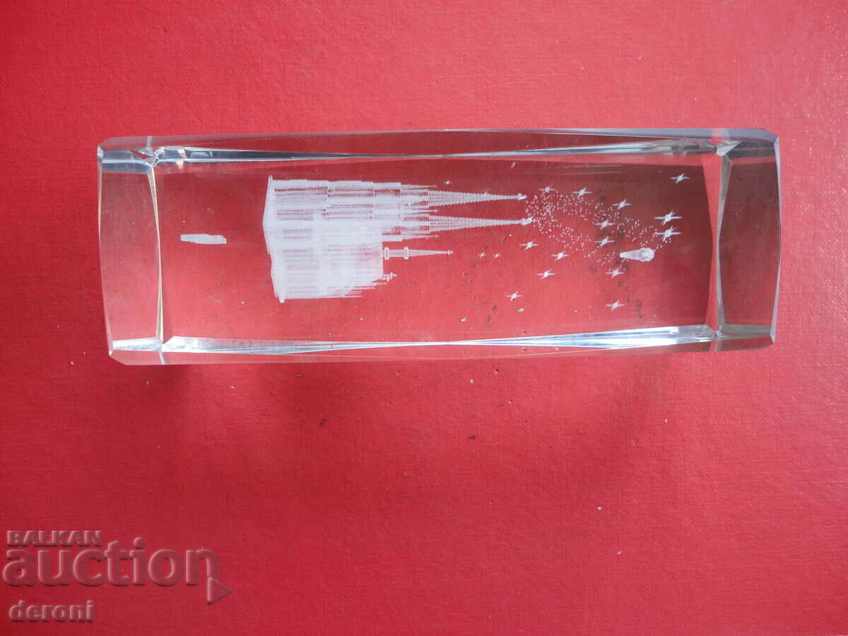 Crystal figure Koln cathedral with price 25.00 BGN | € 12.78 Crystal figure Koln cathedral with price 25.00 BGN | € 12.78