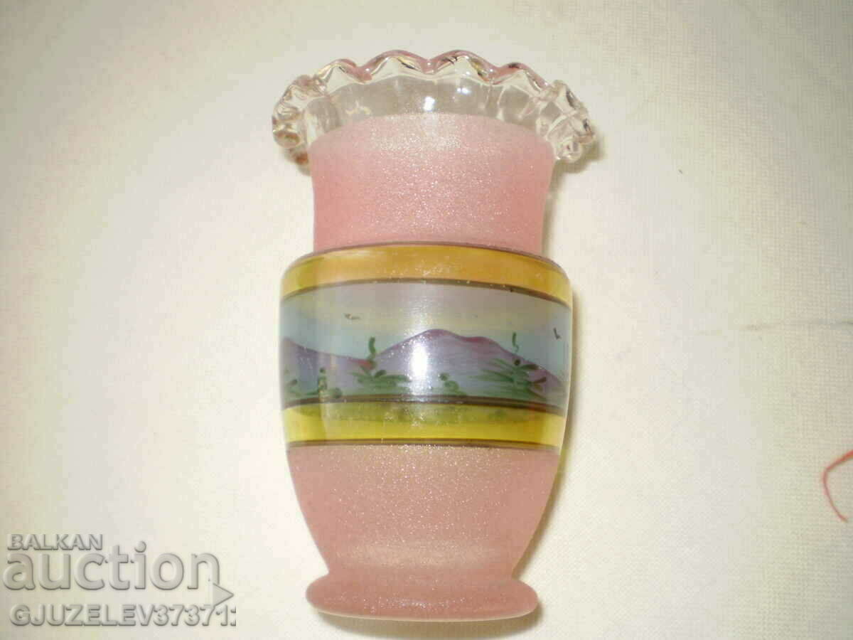 Art Deco Glass Pink Painted Curly Glass Vase with price 96.00 BGN | € 49.08 Art Deco Glass Pink Painted Curly Glass Vase with price 96.00 BGN | € 49.08