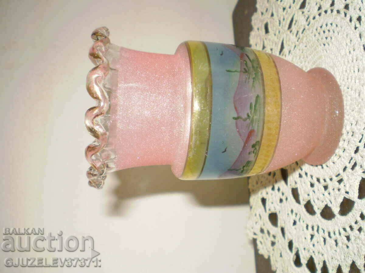 Auction Art Deco Glass Pink Painted Curly Glass Vase Auction Art Deco Glass Pink Painted Curly Glass Vase