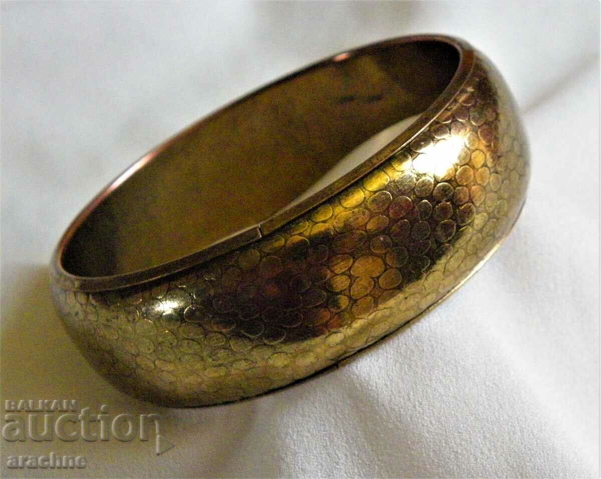 Позлатена гривна с цена 45.00 лв. | € 23.01 Позлатена гривна с цена 45.00 лв. | € 23.01