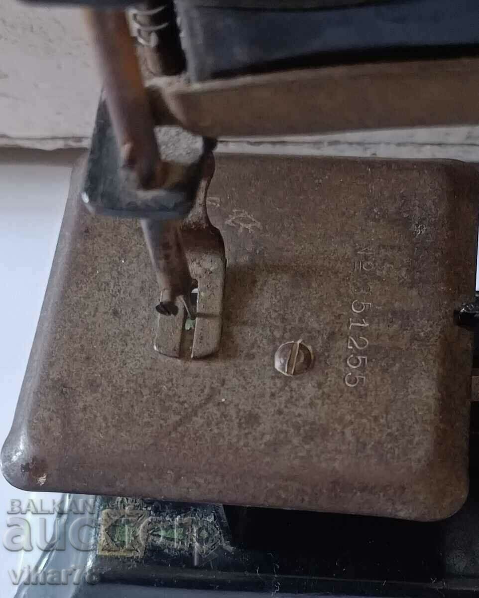 Livrarea Mașină de cusut mică de colecție pentru copii Livrarea Mașină de cusut mică de colecție pentru copii
