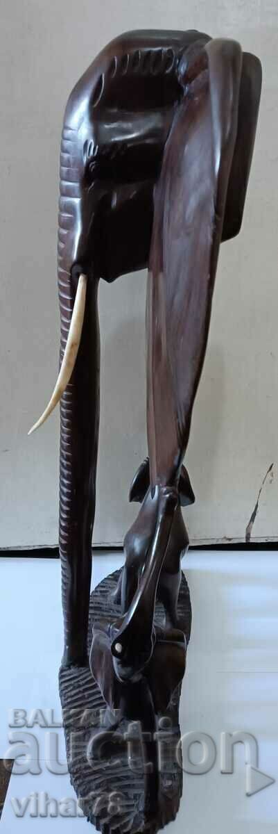 Auction WOODEN FIGURE OF ELEPHANTS Auction WOODEN FIGURE OF ELEPHANTS