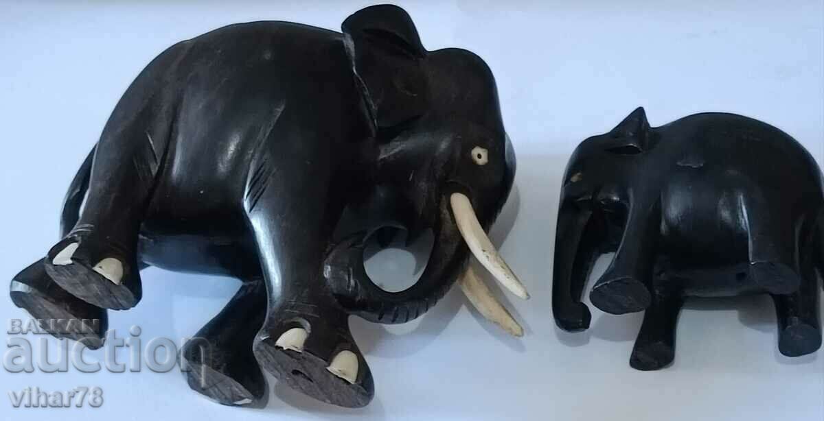 Lot of two elephant figures with price € 64.99 | 127.11 BGN
